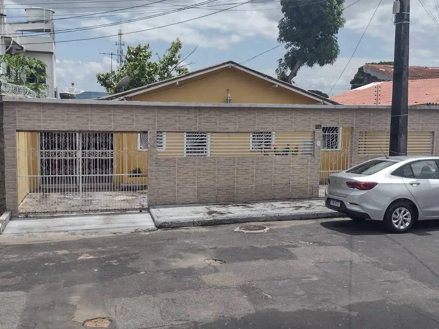 Foto 1 de Casa com 3 Quartos à venda, 157m² em Compensa, Manaus