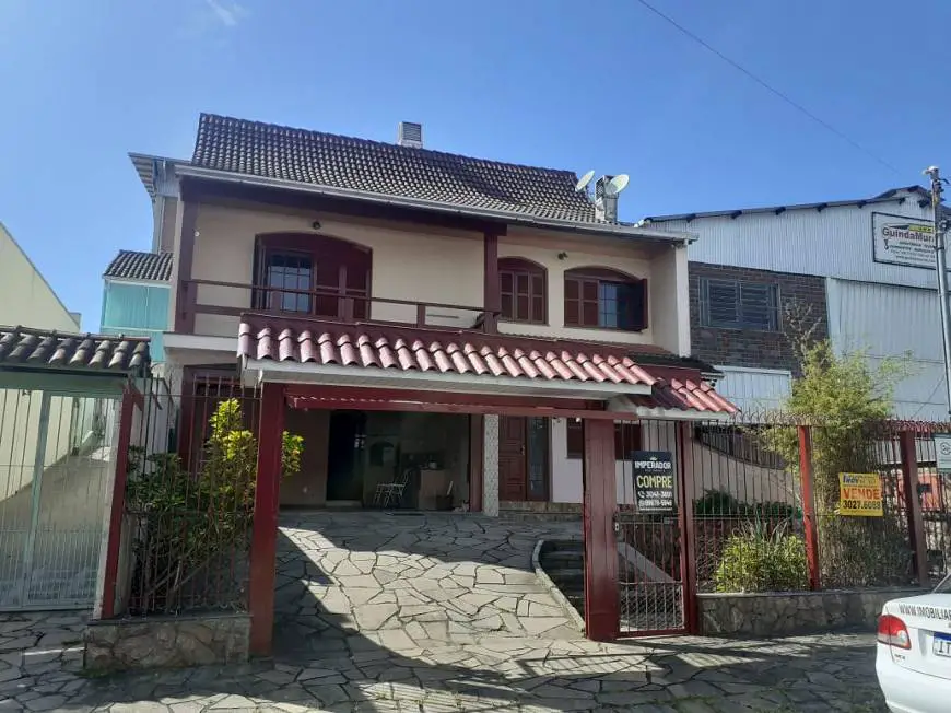 Foto 1 de Casa com 4 Quartos à venda, 193m² em Pioneiro, Caxias do Sul