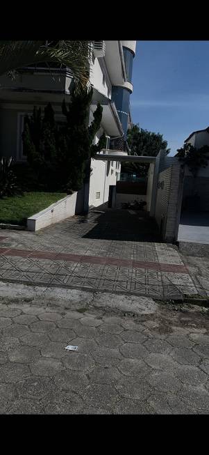 Foto 3 de Casa com 6 Quartos à venda, 600m² em Jurerê, Florianópolis