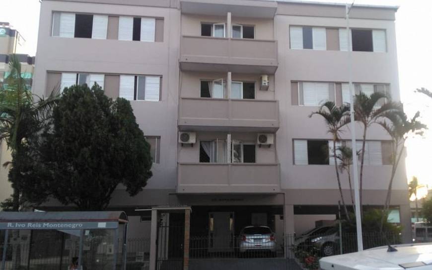 Foto 1 de Apartamento com 3 Quartos para alugar, 67m² em Floresta, São José