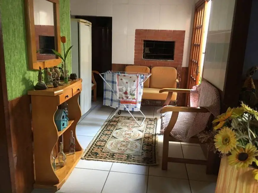 Foto 1 de Casa com 4 Quartos à venda, 220m² em Restinga, Porto Alegre