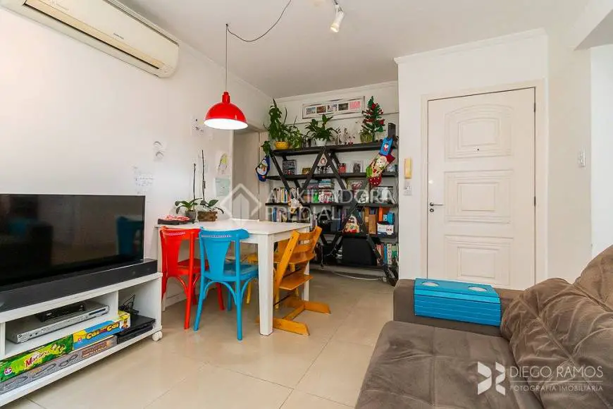 Foto 1 de Apartamento com 2 Quartos à venda, 62m² em Santa Cecília, Porto Alegre