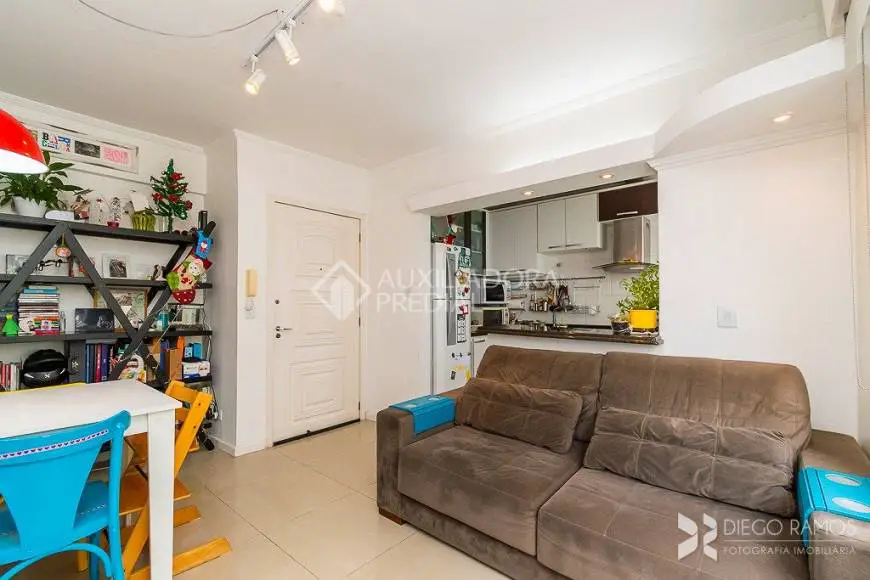 Foto 4 de Apartamento com 2 Quartos à venda, 62m² em Santa Cecília, Porto Alegre