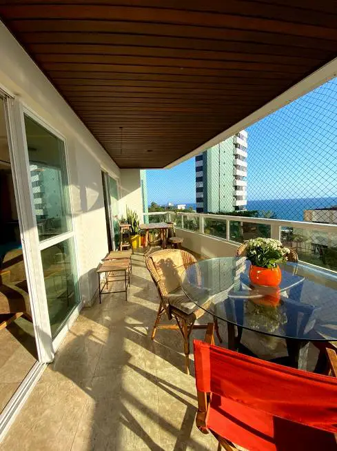 Foto 1 de Apartamento com 3 Quartos à venda, 211m² em Barra, Salvador