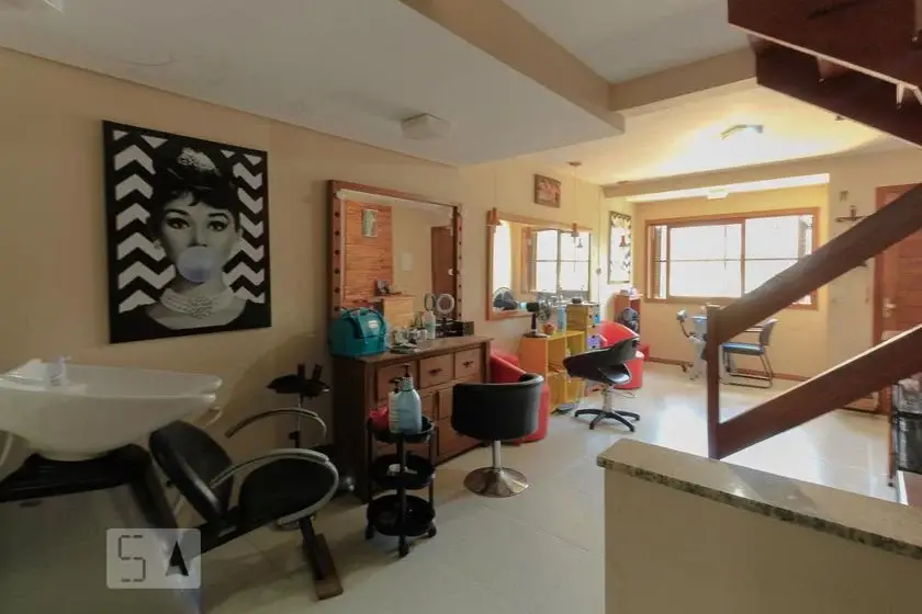 Foto 1 de Casa com 2 Quartos para alugar, 140m² em Guarujá, Porto Alegre