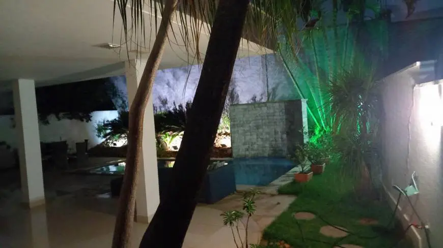 Foto 4 de Casa de Condomínio com 4 Quartos para alugar, 500m² em Jardim Itália, Cuiabá