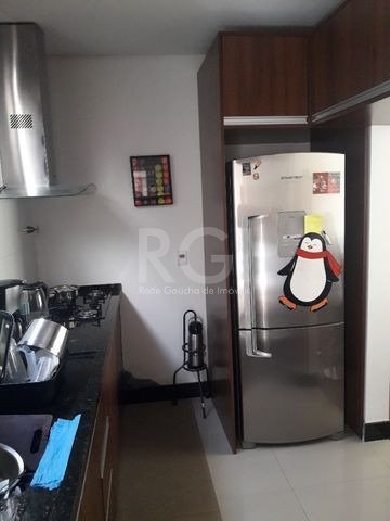 Foto 3 de Apartamento com 3 Quartos à venda, 100m² em Santa Maria Goretti, Porto Alegre