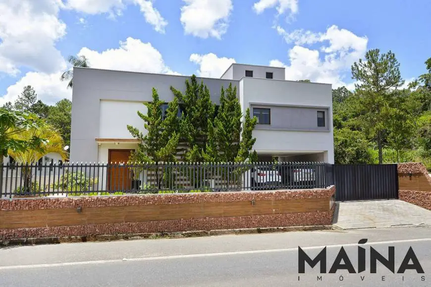 Foto 1 de Casa com 3 Quartos para alugar, 279m² em Belchior Alto, Gaspar