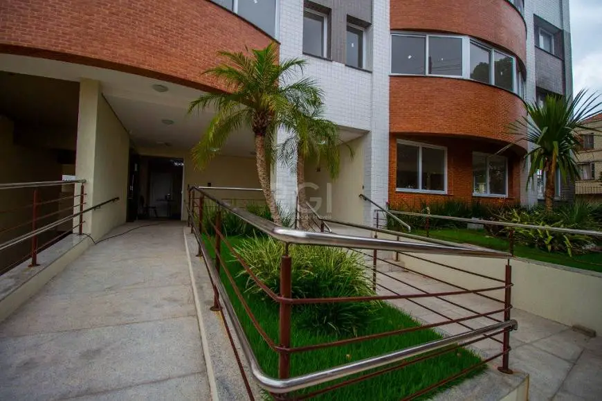 Foto 2 de Apartamento com 4 Quartos à venda, 188m² em Jardim São Pedro, Porto Alegre