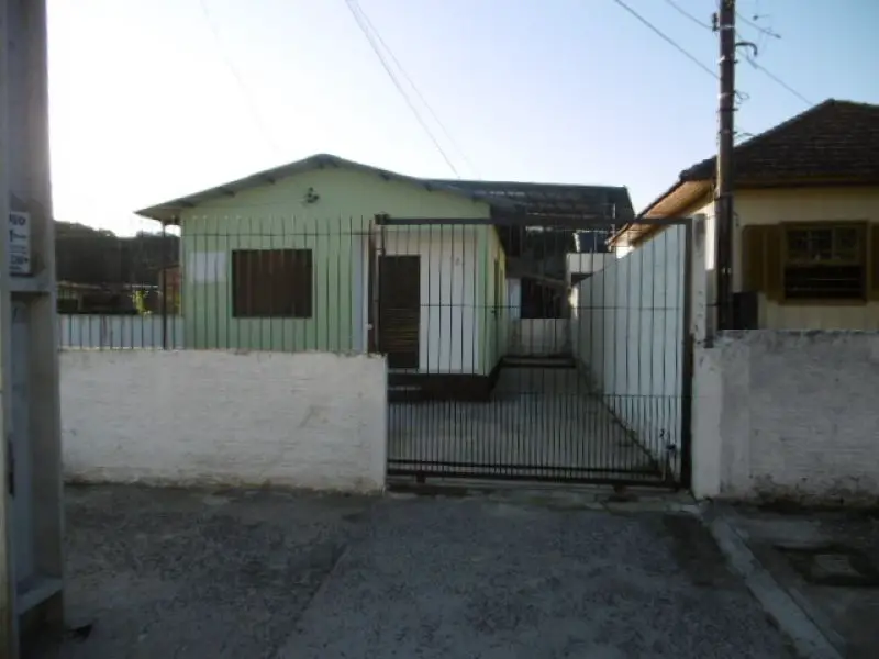 Foto 1 de Casa com 2 Quartos para alugar, 65m² em Fátima, Canoas