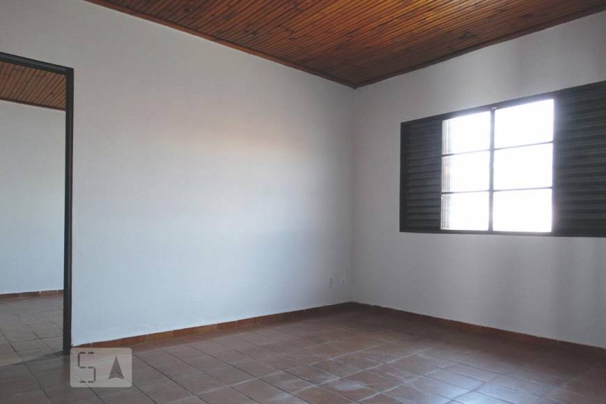 Foto 2 de Casa com 2 Quartos para alugar, 52m² em Setor Sul, Goiânia