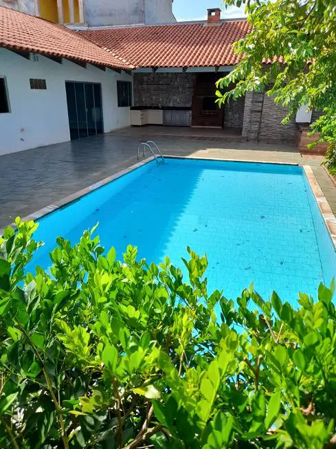 Foto 1 de Casa com 5 Quartos para alugar, 593m² em Jardim Califórnia, Cuiabá