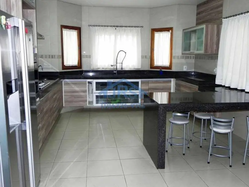 Foto 3 de Casa de Condomínio com 5 Quartos à venda, 890m² em Chacara Santa Lucia, Carapicuíba