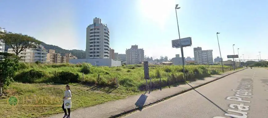 Foto 1 de Lote/Terreno à venda, 2750m² em Trindade, Florianópolis