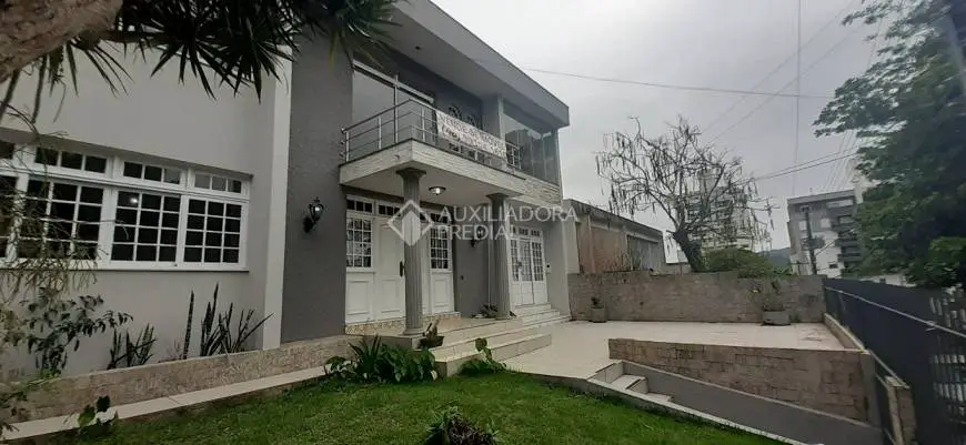 Foto 1 de Casa com 6 Quartos à venda, 270m² em Trindade, Florianópolis
