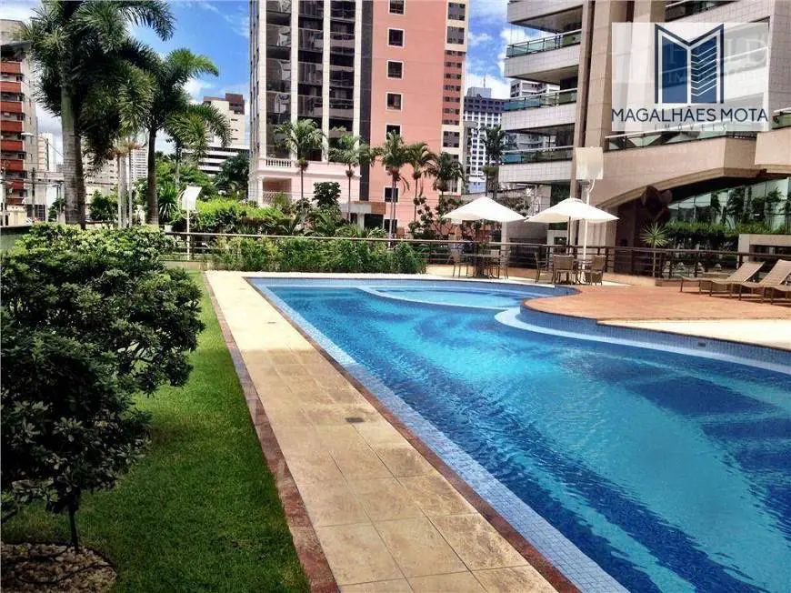 Foto 1 de Apartamento com 3 Quartos para alugar, 217m² em Meireles, Fortaleza