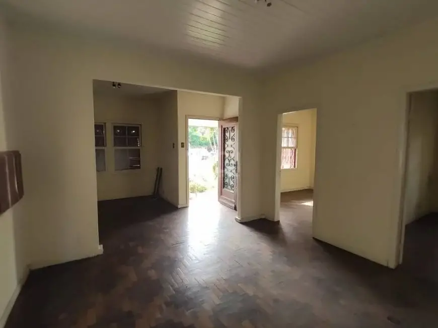 Foto 3 de Casa com 3 Quartos para alugar, 85m² em Espiríto Santo, Porto Alegre
