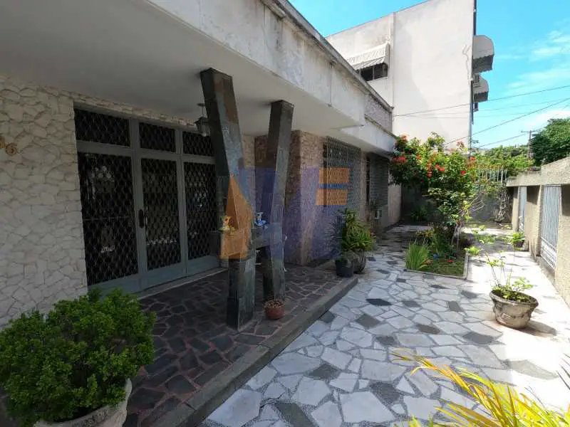 Foto 1 de Casa com 5 Quartos à venda, 372m² em Penha Circular, Rio de Janeiro