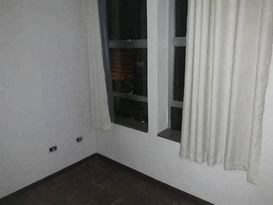 Foto 2 de Apartamento com 1 Quarto para alugar, 40m² em Centro, Curitiba