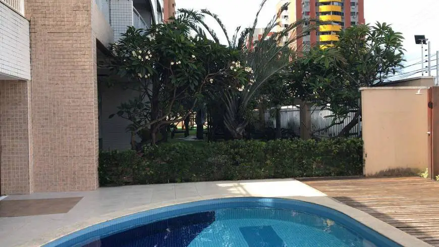 Foto 2 de Apartamento com 2 Quartos para alugar, 75m² em Guararapes, Fortaleza