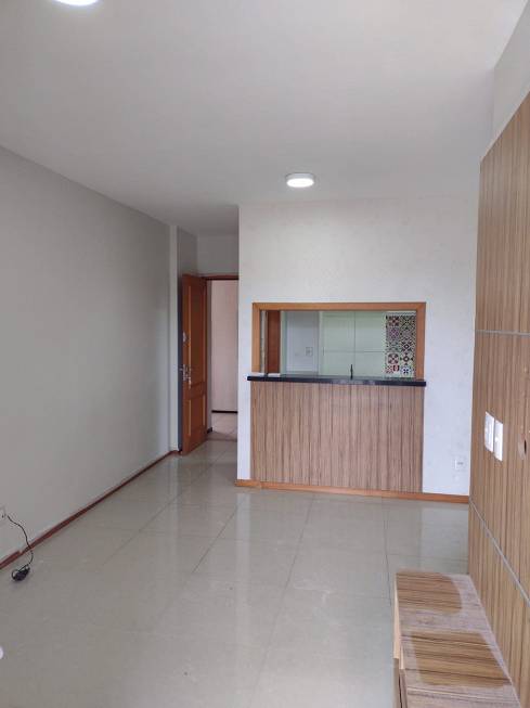 Foto 4 de Apartamento com 2 Quartos para alugar, 75m² em Guararapes, Fortaleza