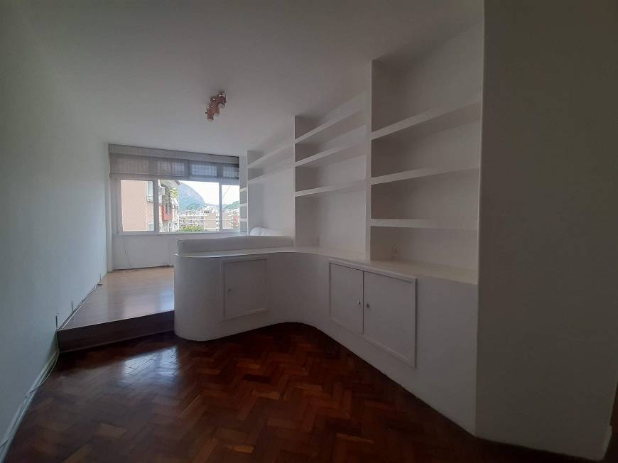 Foto 4 de Apartamento com 2 Quartos para alugar, 75m² em Jardim Botânico, Rio de Janeiro