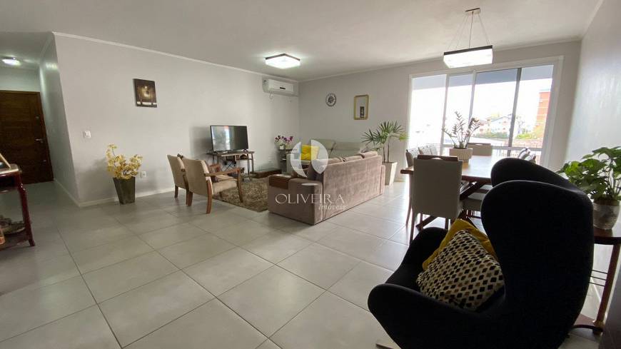 Foto 3 de Apartamento com 3 Quartos à venda, 140m² em Camobi, Santa Maria