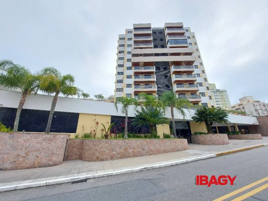 Foto 1 de Apartamento com 3 Quartos para alugar, 97m² em Canto, Florianópolis