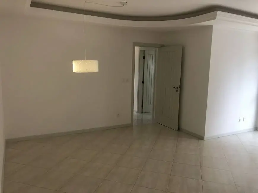 Foto 2 de Apartamento com 3 Quartos para alugar, 126m² em Estreito, Florianópolis