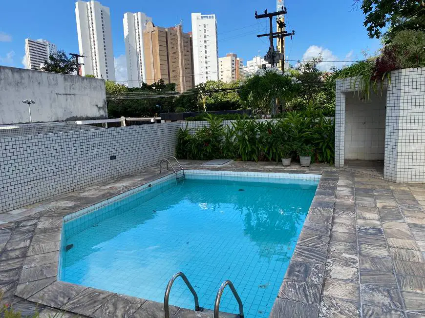 Foto 1 de Apartamento com 3 Quartos para alugar, 140m² em Madalena, Recife