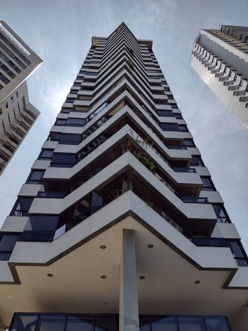 Foto 1 de Apartamento com 4 Quartos à venda, 207m² em Candeias, Jaboatão dos Guararapes
