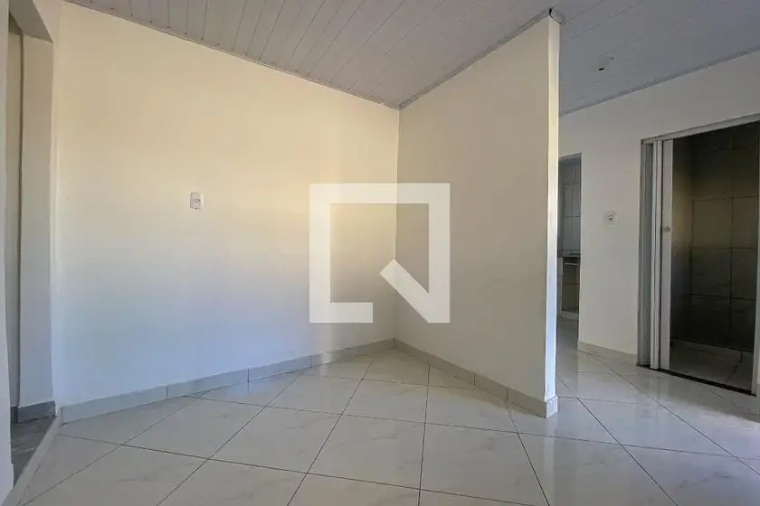 Foto 1 de Casa com 2 Quartos para alugar, 40m² em Penha, Rio de Janeiro