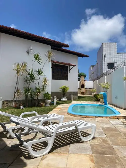 Foto 2 de Casa com 4 Quartos à venda, 400m² em Capim Macio, Natal
