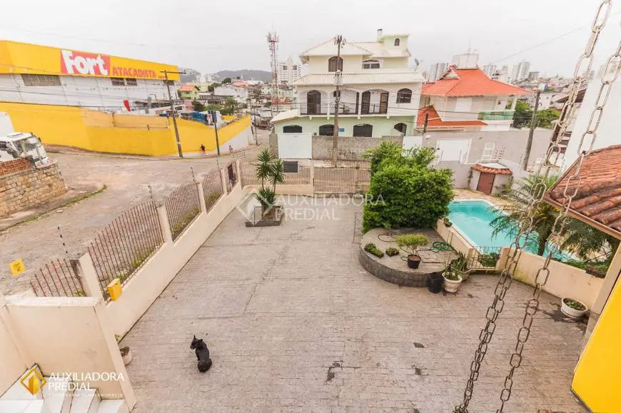 Foto 1 de Casa com 4 Quartos à venda, 375m² em Jardim Atlântico, Florianópolis
