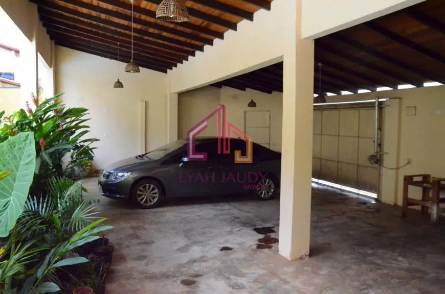 Foto 2 de Casa com 4 Quartos à venda, 379m² em Jardim Shangri-lá, Cuiabá
