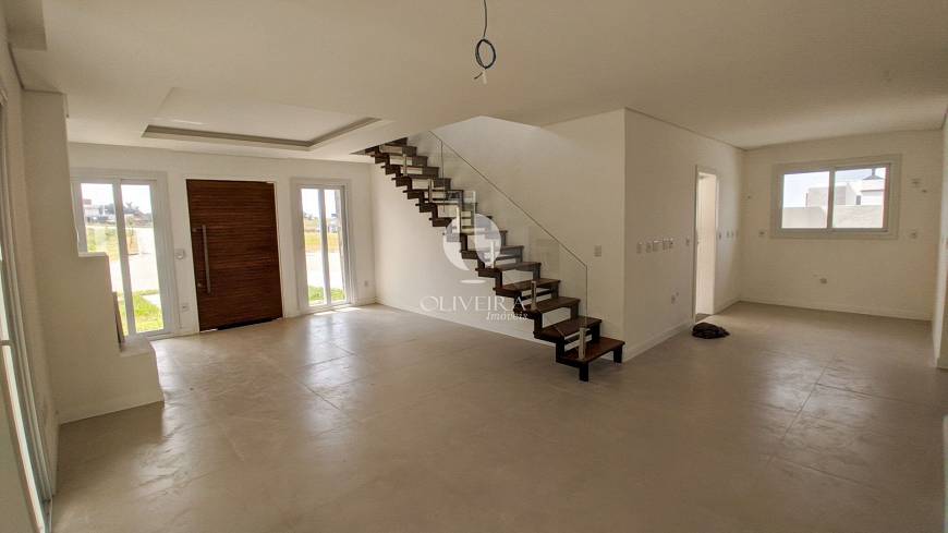Foto 3 de Casa com 4 Quartos à venda, 196m² em Tomazetti, Santa Maria