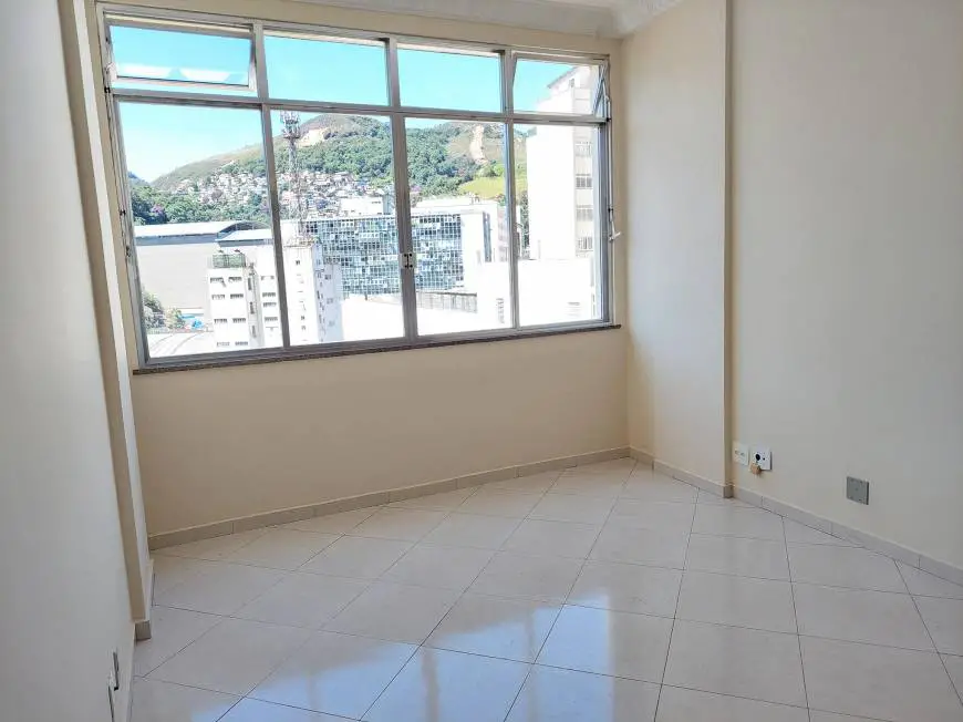 Foto 1 de Apartamento com 1 Quarto para alugar, 32m² em Centro, Petrópolis