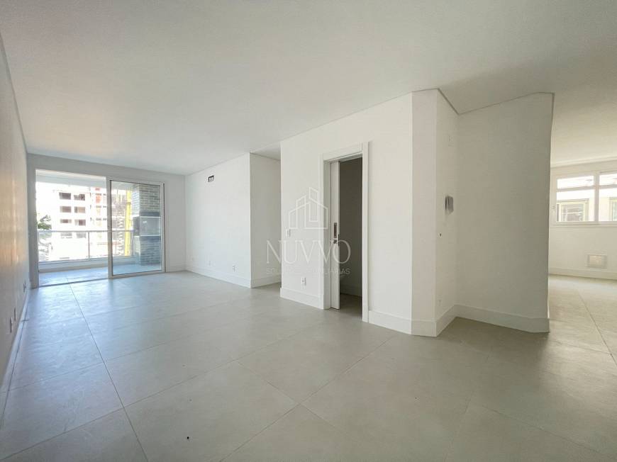 Foto 3 de Apartamento com 3 Quartos à venda, 135m² em Jurerê, Florianópolis