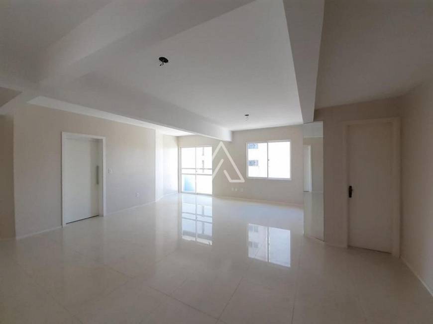 Foto 3 de Apartamento com 4 Quartos para alugar, 223m² em Centro, Passo Fundo