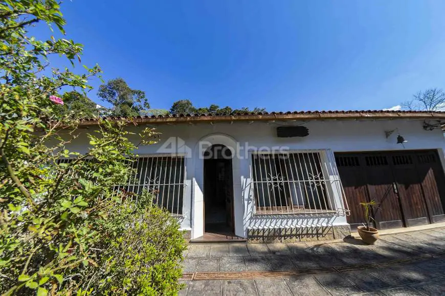Foto 5 de Casa com 5 Quartos à venda, 540m² em Santa Cecília, Teresópolis