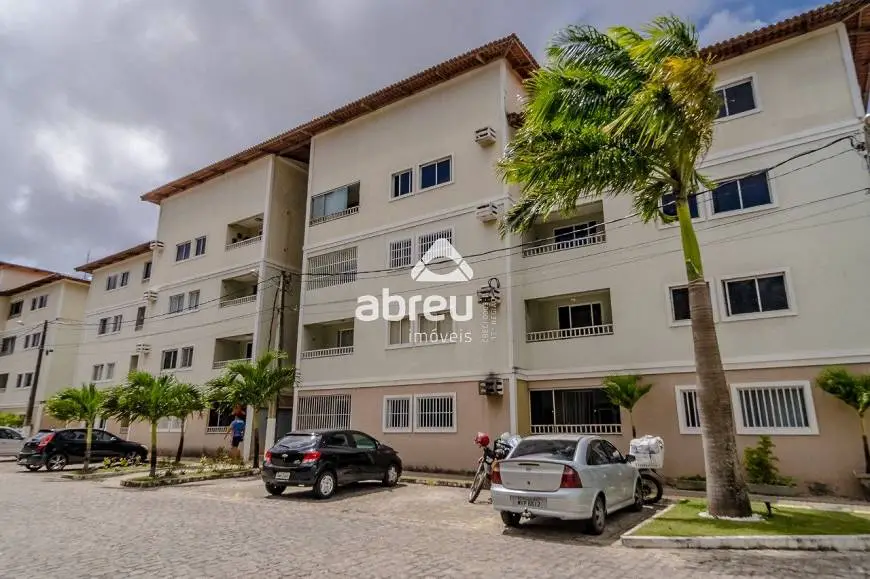 Foto 2 de Apartamento com 2 Quartos para alugar, 70m² em Planalto, Natal