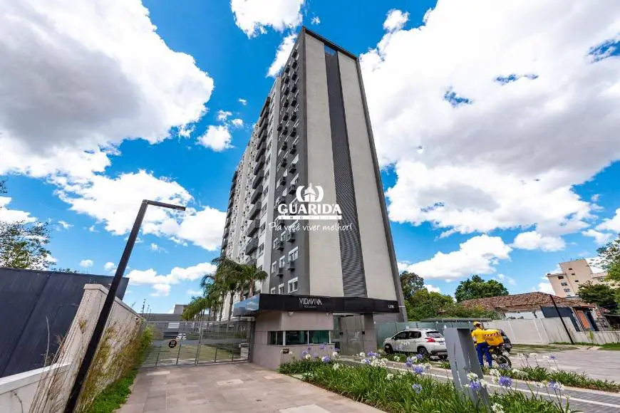 Foto 1 de Apartamento com 3 Quartos para alugar, 72m² em Navegantes, Porto Alegre