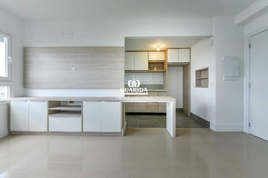 Foto 5 de Apartamento com 3 Quartos para alugar, 72m² em Navegantes, Porto Alegre