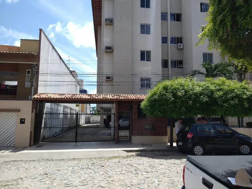 Foto 1 de Apartamento com 3 Quartos para alugar, 105m² em Vila União, Fortaleza