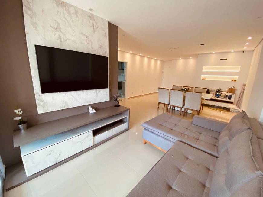 Foto 1 de Apartamento com 4 Quartos à venda, 146m² em Vila Guilhermina, Praia Grande
