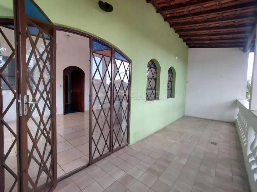 Foto 3 de Casa com 2 Quartos para alugar, 150m² em Residencial São Paulo, Jacareí