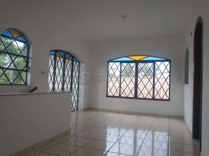 Foto 4 de Casa com 2 Quartos para alugar, 150m² em Residencial São Paulo, Jacareí