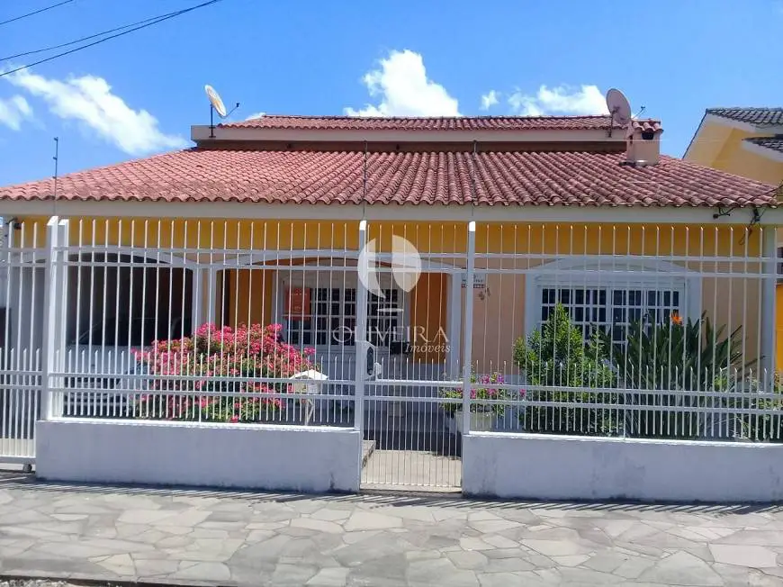 Foto 1 de Casa com 4 Quartos à venda, 257m² em Dom Antônio Reis, Santa Maria