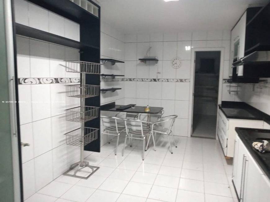 Foto 3 de Casa de Condomínio com 4 Quartos para alugar, 250m² em Buraquinho, Lauro de Freitas