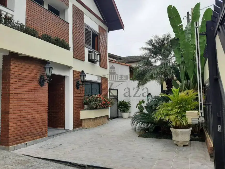 Foto 3 de Casa de Condomínio com 4 Quartos à venda, 350m² em Urbanova, São José dos Campos